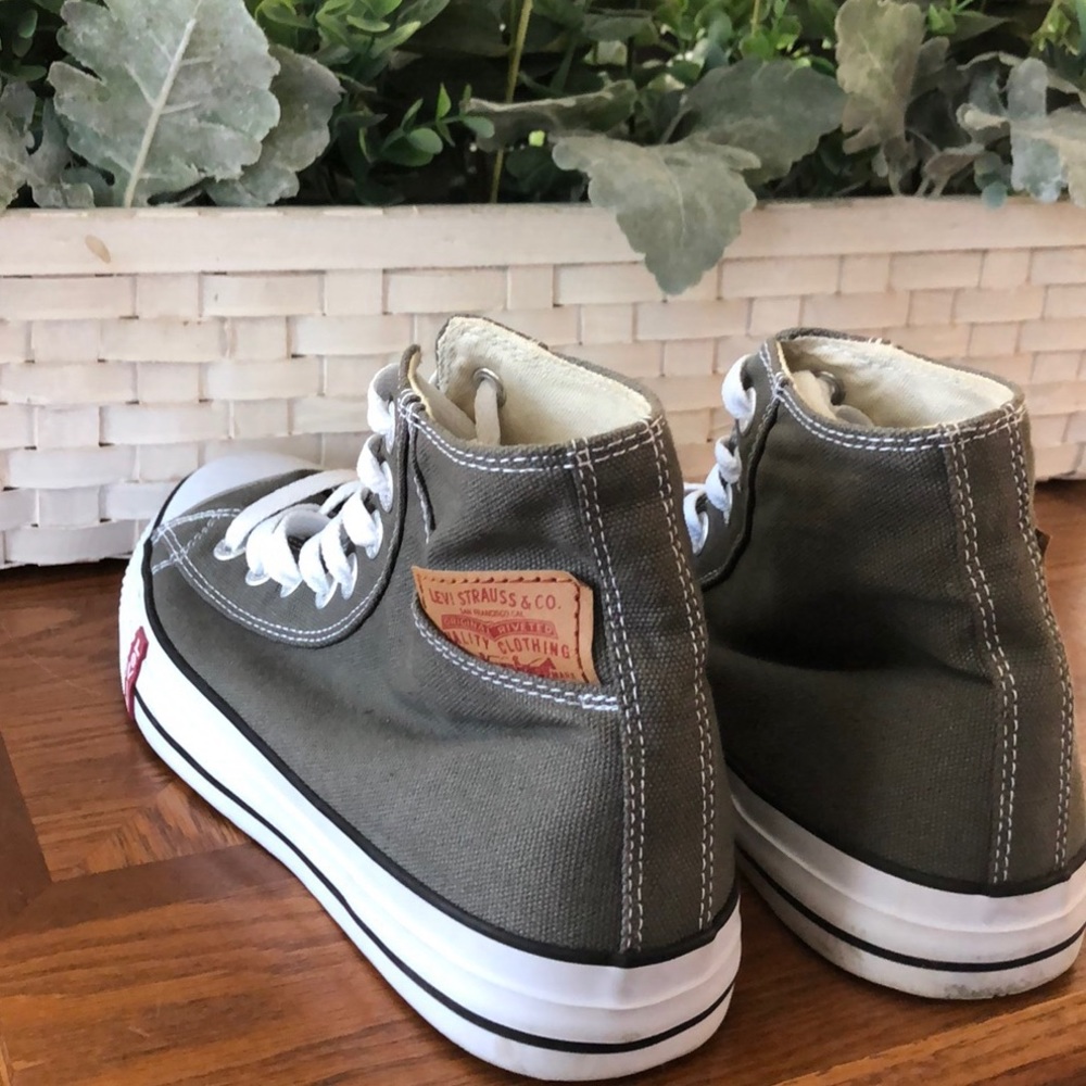 Levi’s High Top Canvas Sneakers - Picture 2 of 2